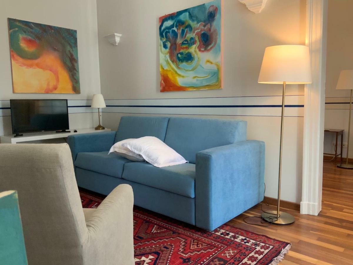 Golden Eagle Apartment *